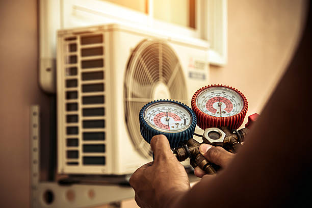 Professional Heat Pump Repair technician working in Middlefield, OH